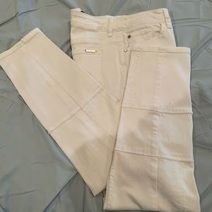 5 POCKET & FRINGE AROUND LEGS ADD A TOUCH OF FUN & FOLLY FOR A CREATIVE LOOK